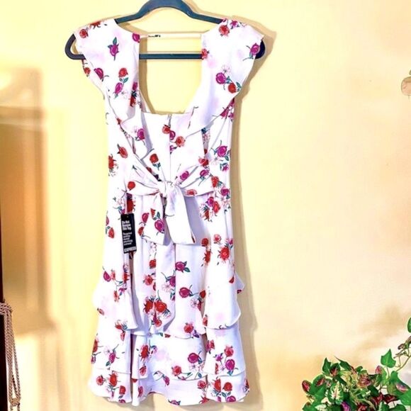 EXPRESS ASYMMETRICAL HEM V-NECK RUFFLED SLEEVELESS CHIFFON DRESS 8 NWT - Picture 12 of 12